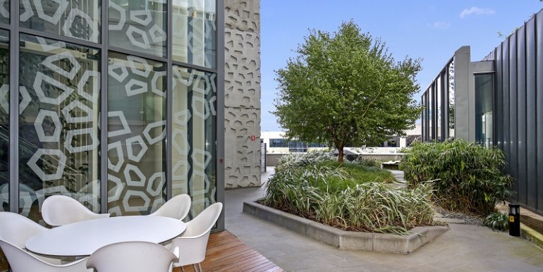 14 1802 Rooftop deck